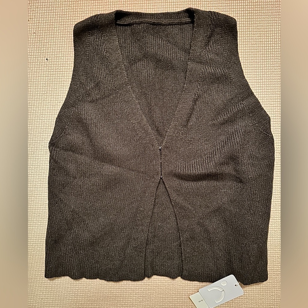 Commense Main Character Rib Sweater Vest Small - Picture 4 of 6